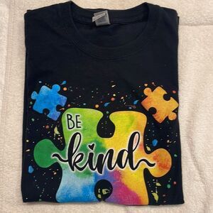 XL Gildan black short sleeve Be kind Autism Awareness crew neck graphic shirt